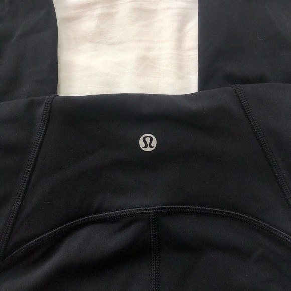 LULULEMON CROPPED LEGGINGS FOR WORKOUTS - Picture 2 of 3